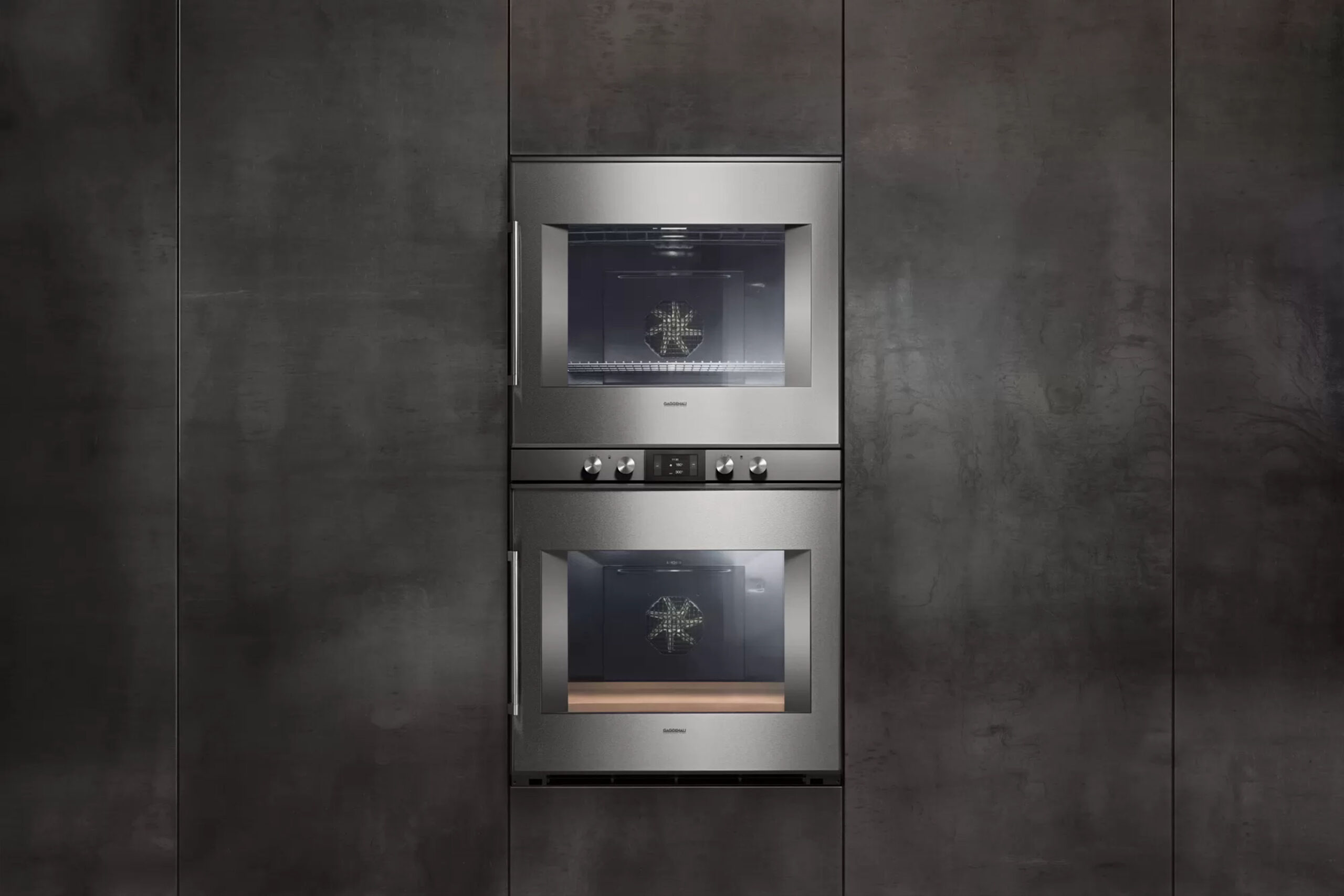Luxury kitchen appliance brand Gaggenau 400 series double oven. Buy in the UK with Krieder.