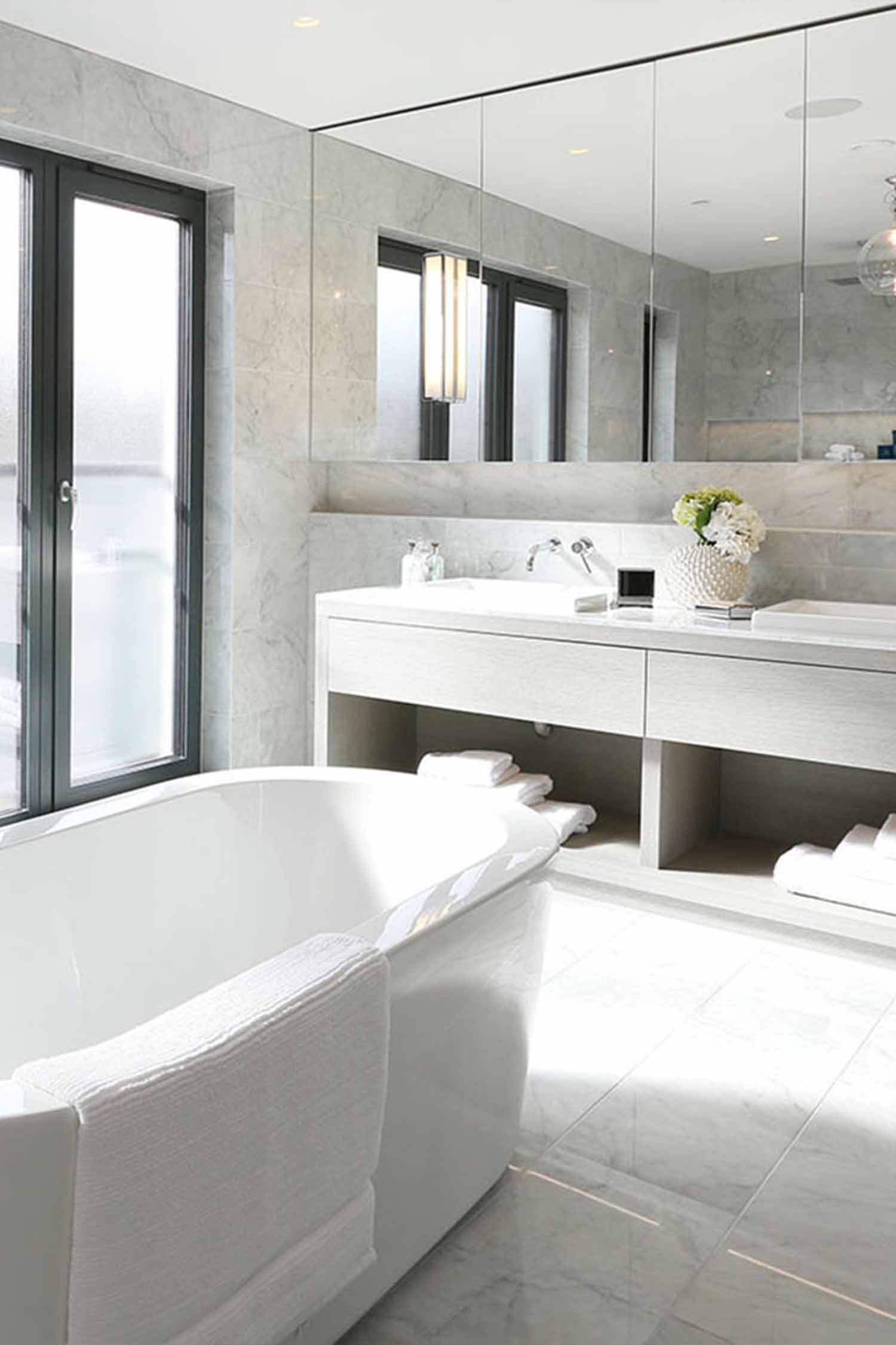 Luxury Townhouse kitchens for Bolingbroke Terrace by Krieder