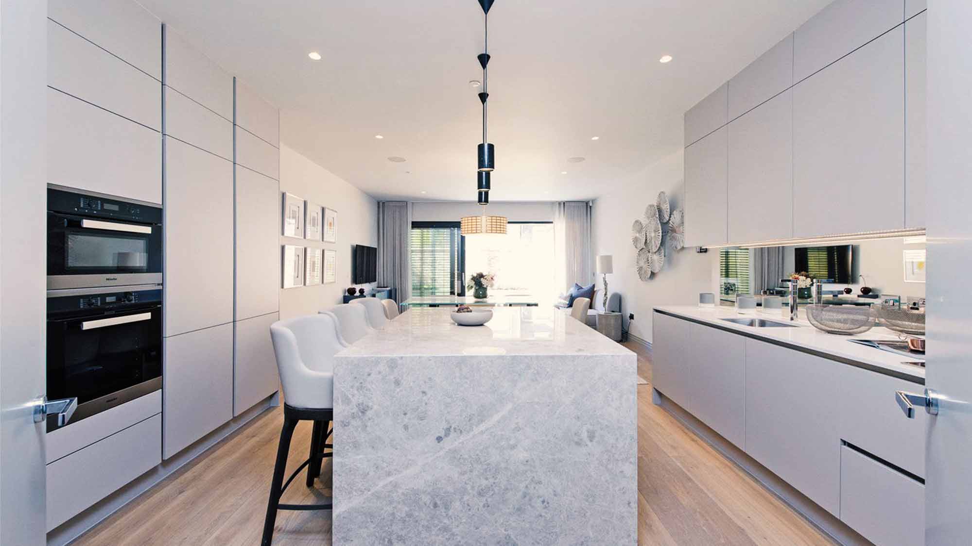 Luxury open plan kitchen zoning example